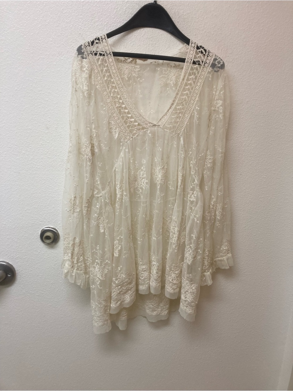 HUMMINGBIRD Cream See Through Lacey Romantic Feminine Oversized Tunic (M)